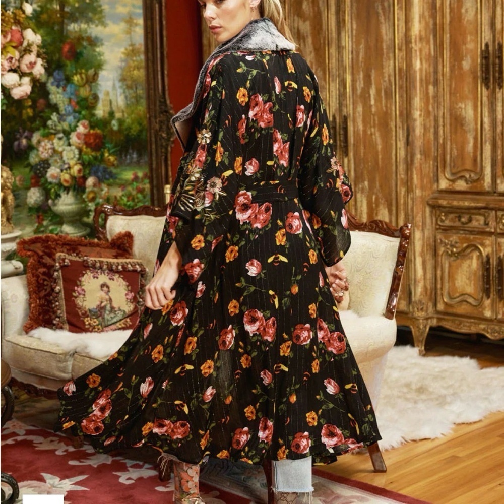 CHARLENE PRINCESS OF MONACO KIMONO DRESS - Picture 2 of 2